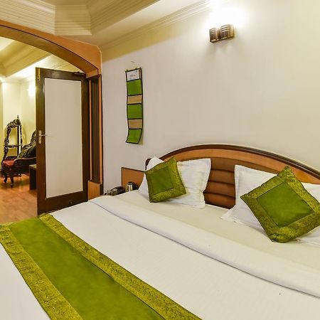 Hotel Kanishka Rāipur Exteriör bild