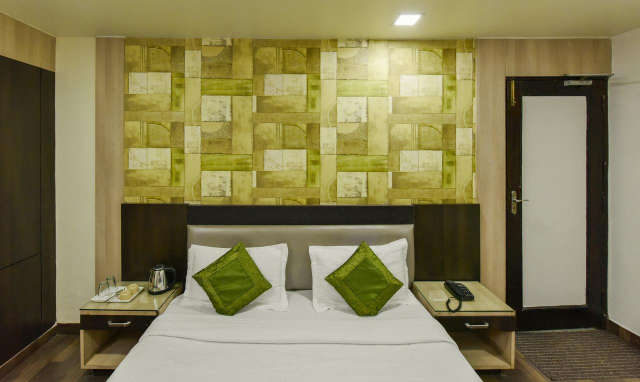 Hotel Kanishka Rāipur Exteriör bild
