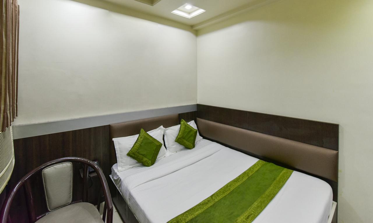 Hotel Kanishka Rāipur Exteriör bild