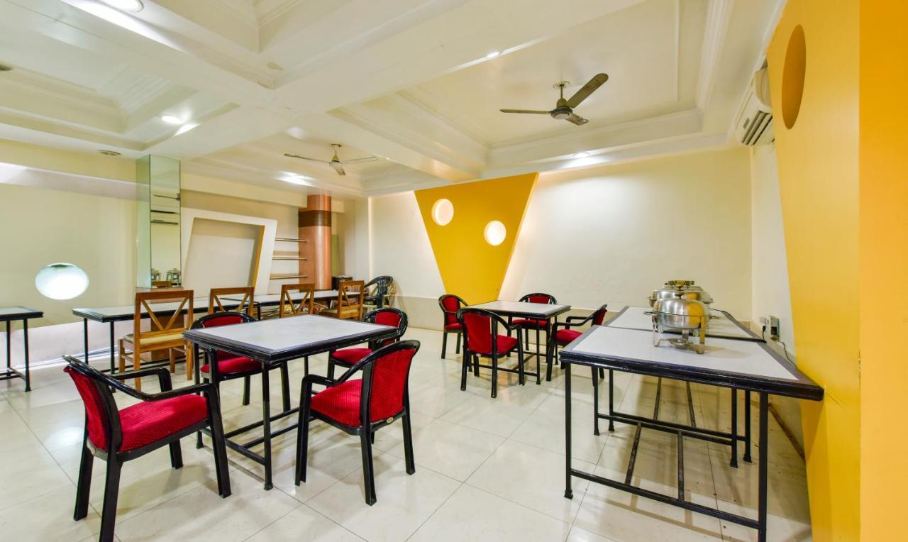 Hotel Kanishka Rāipur Exteriör bild
