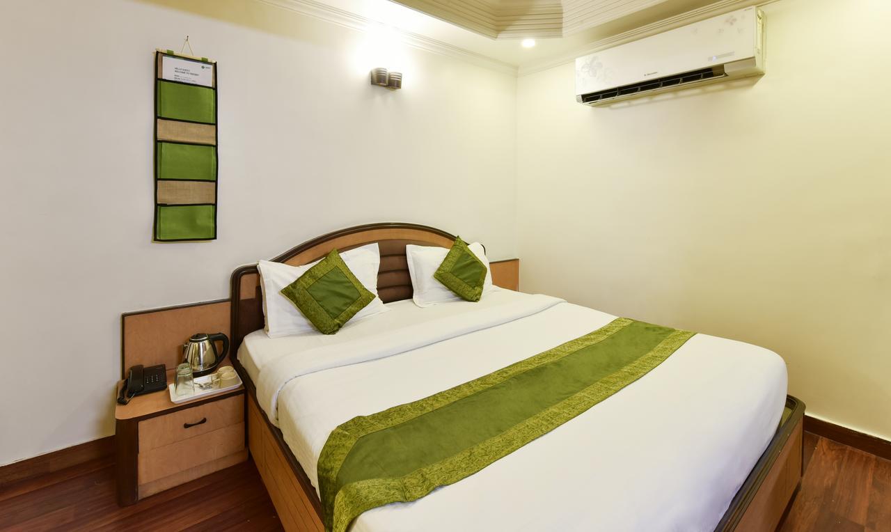 Hotel Kanishka Rāipur Exteriör bild