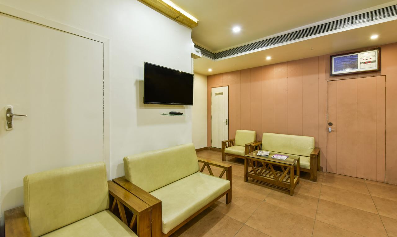 Hotel Kanishka Rāipur Exteriör bild